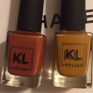 Kathleenlights polish caramello and brick sidewalk